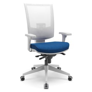 Cadeira ergonômica FLASH tela cinza. Ajuste lombar. Braços ajustáveis. Encosto tela. Base piramidal cinza. Tecido azul.