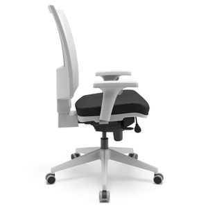 Cadeira ergonômica FLASH tela cinza. Ajuste lombar. Braços ajustáveis. Encosto tela. Base piramidal cinza. Tecido preto.